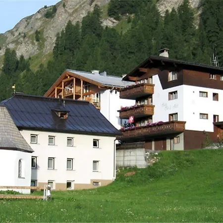 Haus Chè D'mot Apartment *